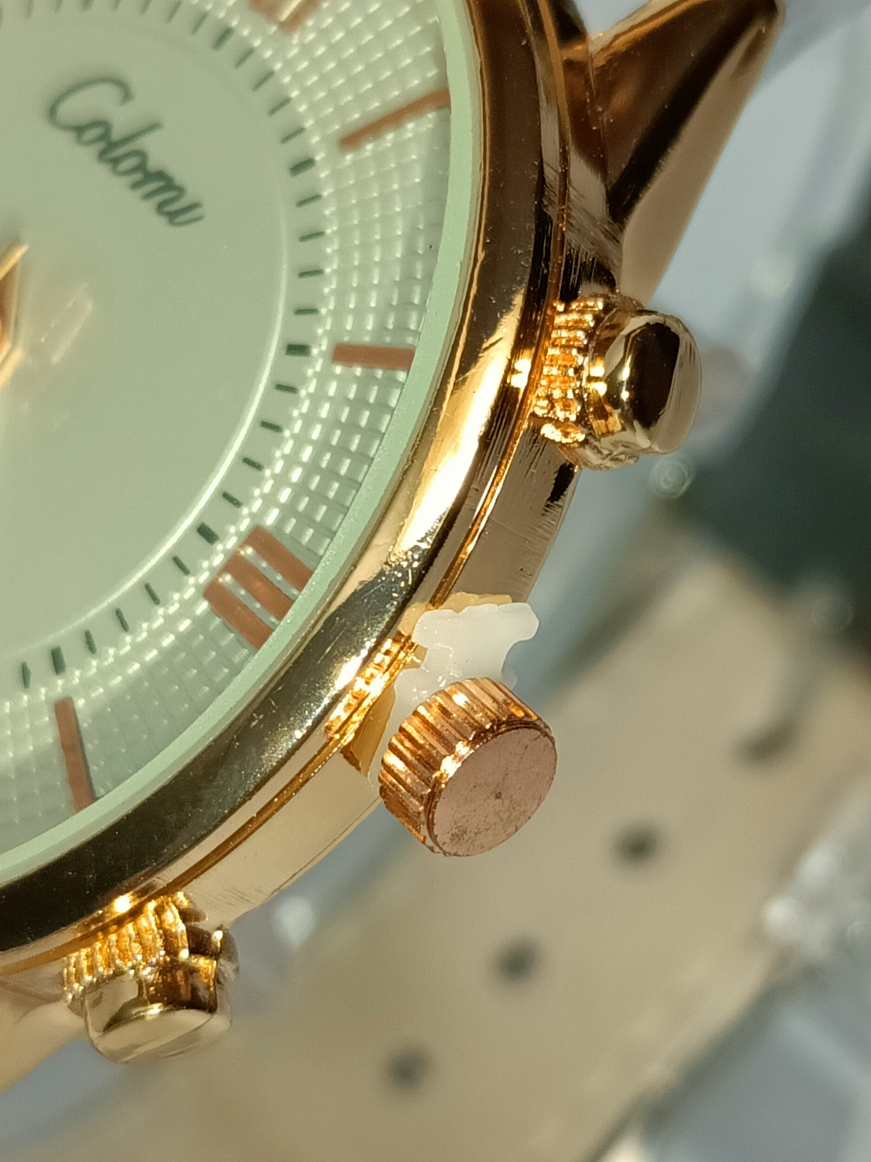 XR32 Unisex PU Leather Quartz Analog Watch