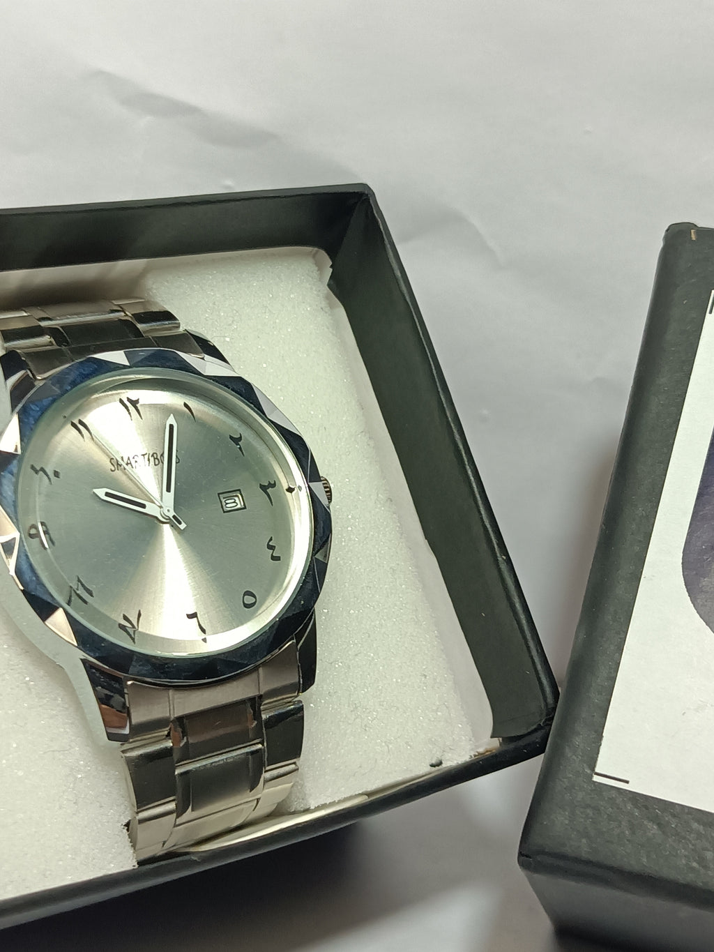 Silver stainless steel belt Black dial day and date function analog watch for mens and boys(black and silver combination mens watch)