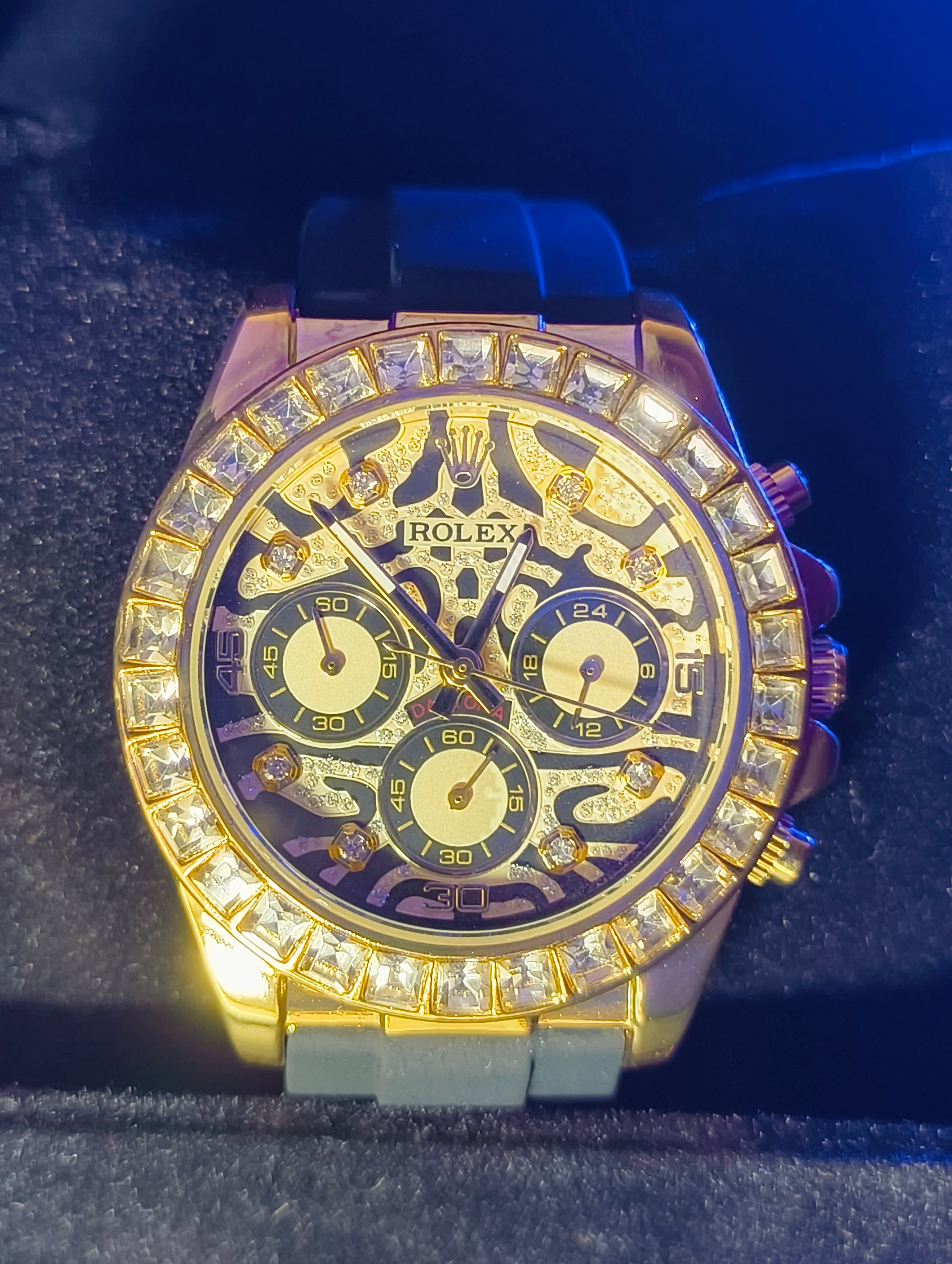 Lab Grown Diamond Daytona Tiger Gold Eye Of The Watch Premium Quality Analog Watch - For Men Diamond