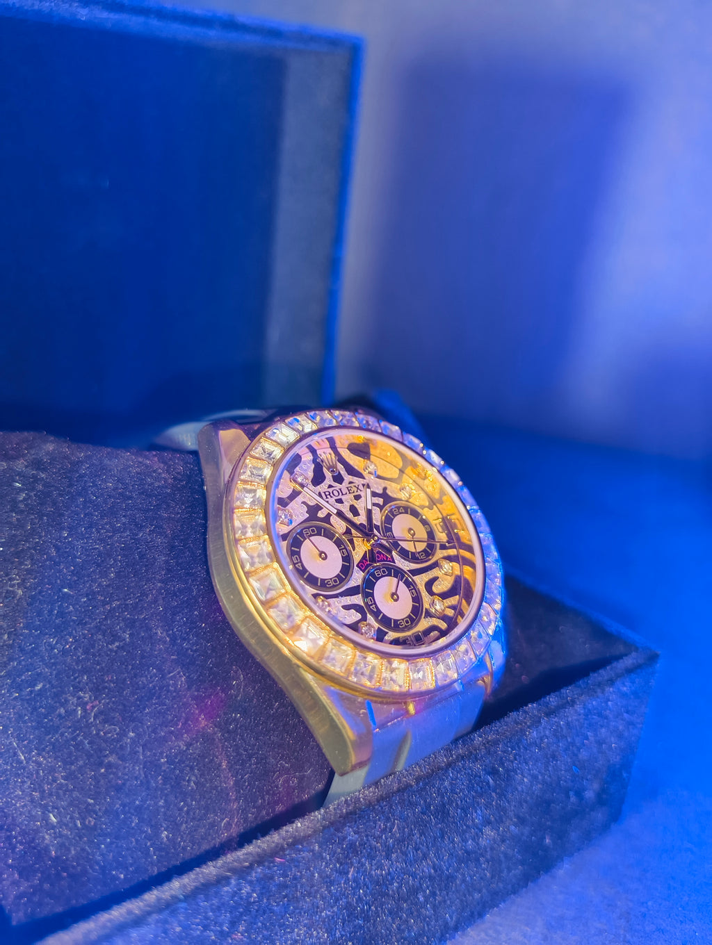 Lab Grown Diamond Daytona Tiger Gold Eye Of The Watch Premium Quality Analog Watch - For Men Diamond