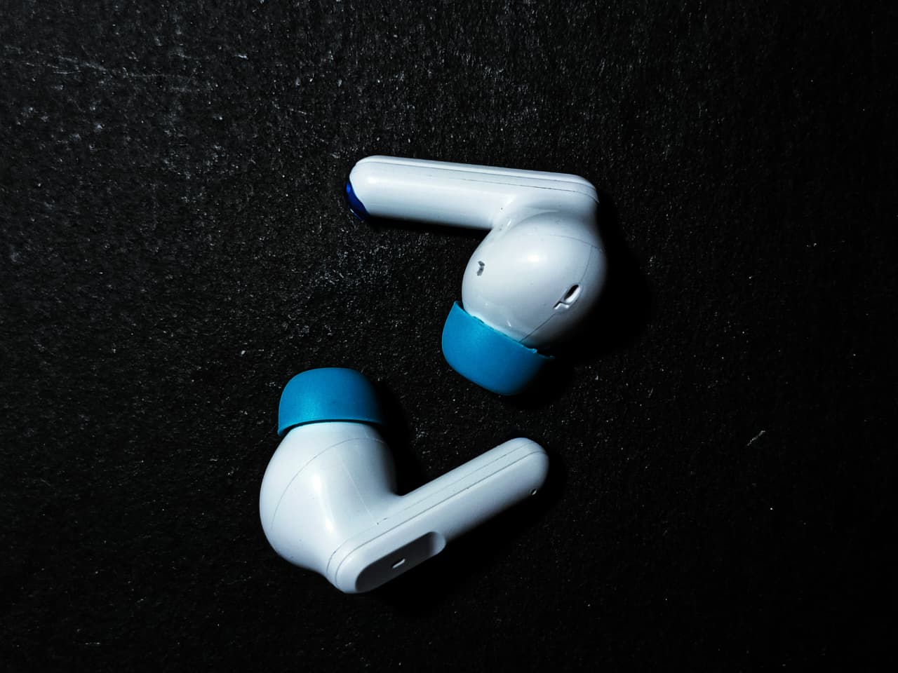 Airdopes 115 with ENx & Beast Mode, upto 24 Hrs Playback and ASAP Charge Bluetooth  (White Siberia, True Wireless)