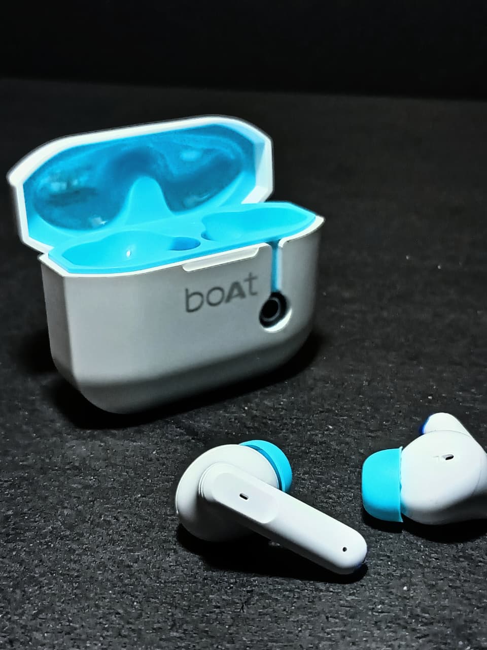 Airdopes 115 with ENx & Beast Mode, upto 24 Hrs Playback and ASAP Charge Bluetooth  (White Siberia, True Wireless)