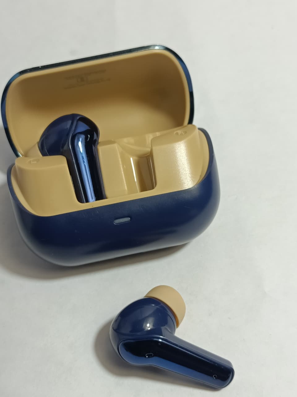 boAt Airdopes 161/163,ASAP Charge,40 H Battery, Stream Ad Free Music via App Support Bluetooth  (Cool Sapphire, True Wireless)